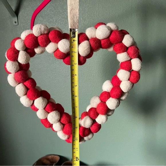 Home Decor Valentine’s Day Red and White FELT Heart Wreath - Picture 6 of 7